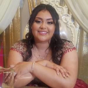 Meet your Posher, Alejandra